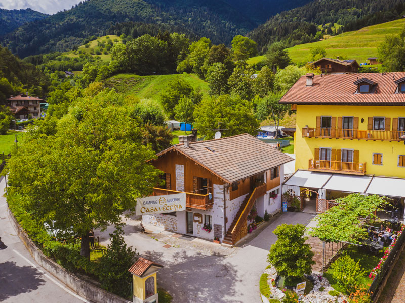Soggiornando al Camping Hotel Casavecchia potrai avventurarti più bei trekking della Valle di Ledro.Escursioni a Cima Parì, Punta Larici, Madonnina di Besta e Ponale